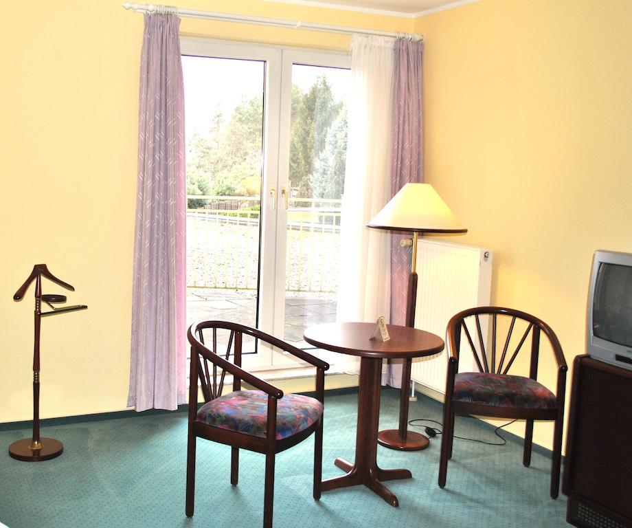 Heidehotel Lubast Habitación foto